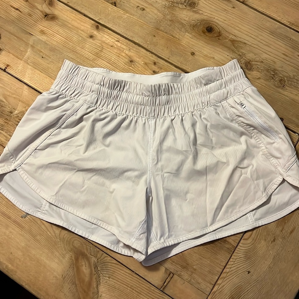 Lululemon size 10 white shorts